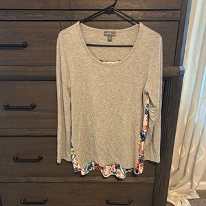 Market & Spruce Heather Gray Top with Floral Trim